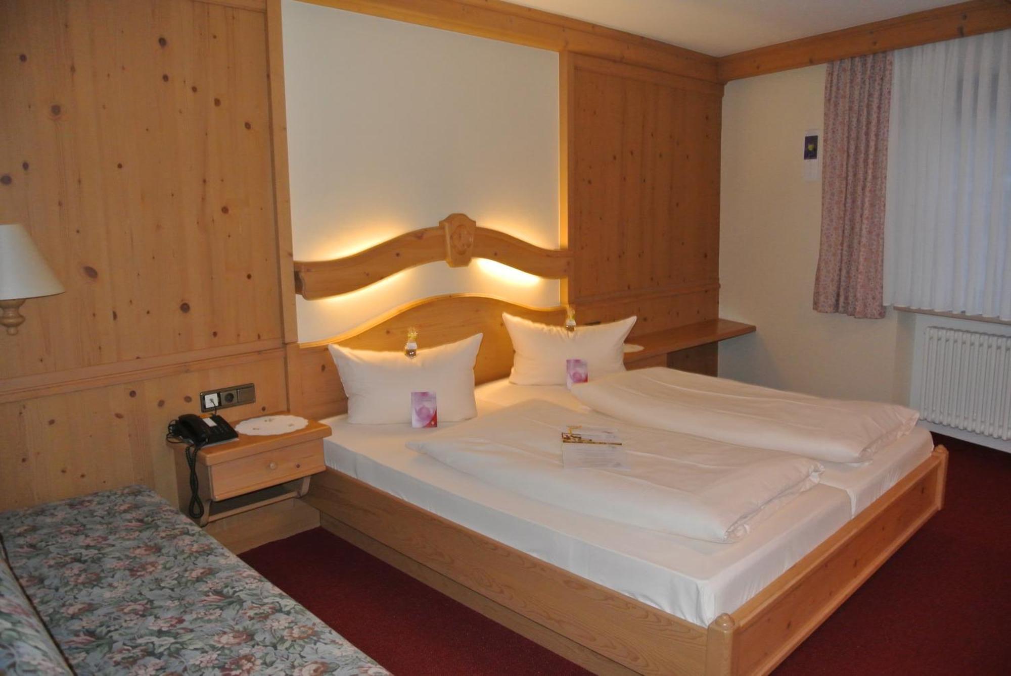 Akzent Hotel Am Bach Деттельбах Экстерьер фото