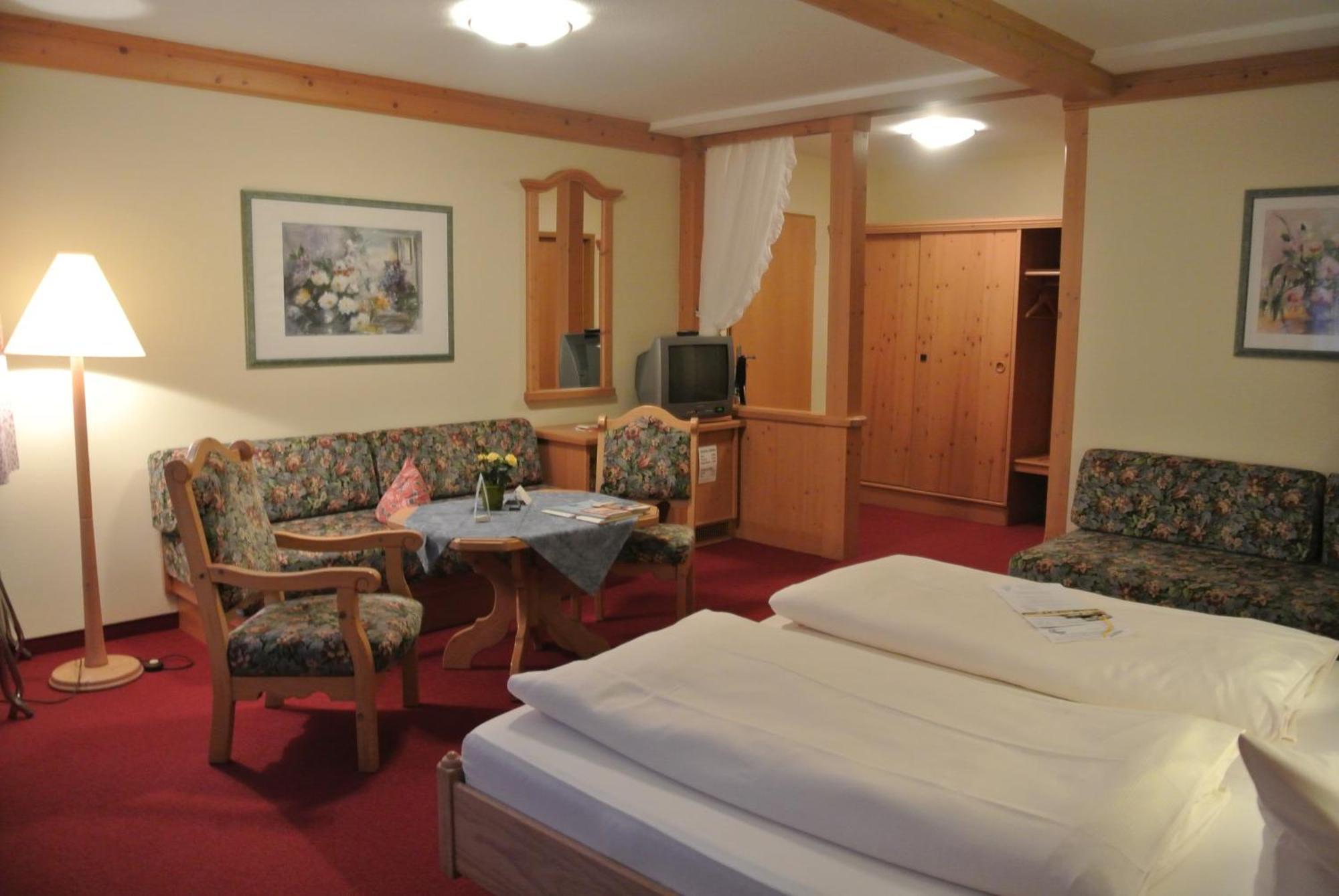 Akzent Hotel Am Bach Деттельбах Экстерьер фото