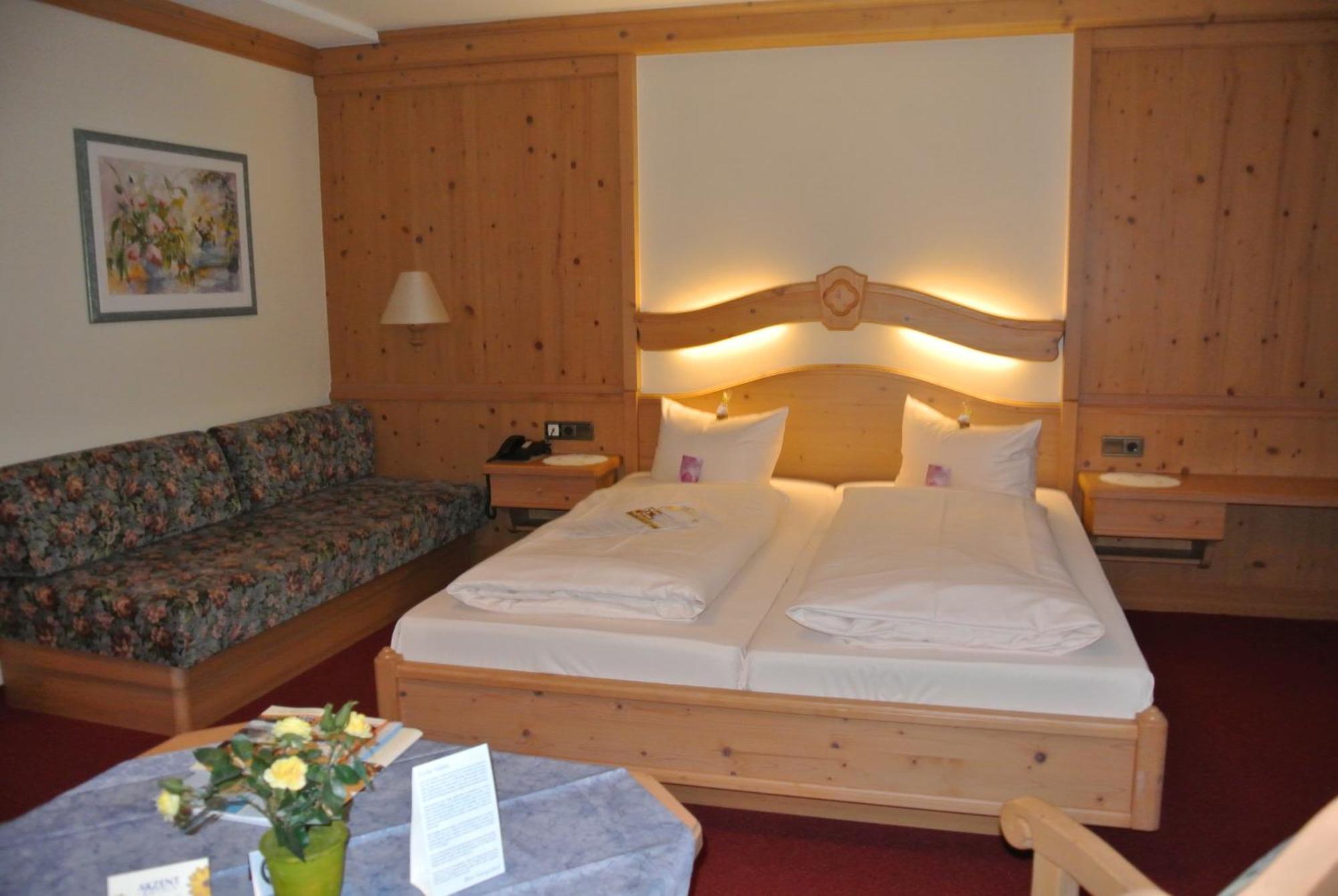 Akzent Hotel Am Bach Деттельбах Экстерьер фото