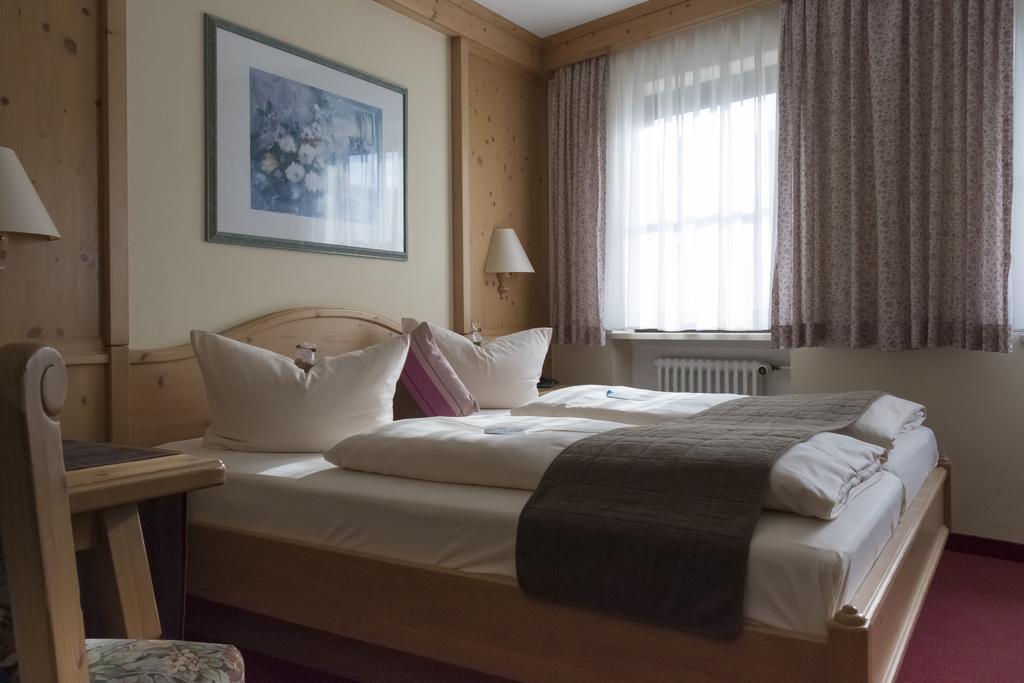 Akzent Hotel Am Bach Деттельбах Экстерьер фото