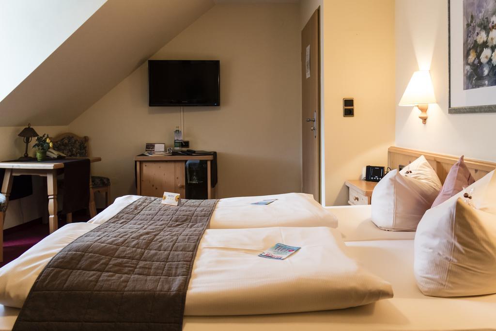 Akzent Hotel Am Bach Деттельбах Экстерьер фото