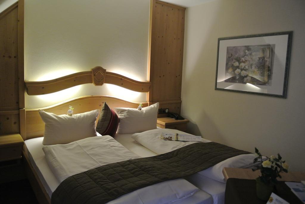 Akzent Hotel Am Bach Деттельбах Экстерьер фото